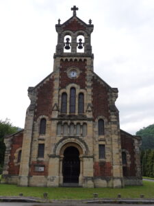 Iglesia del poblado minero de Bustiello