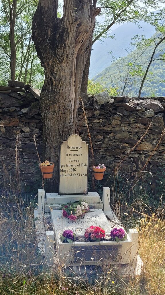 Cementerio de Teresa, Bausén