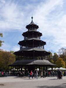 Beergarden en forma de pagoda, Jardín Inglés de Munich